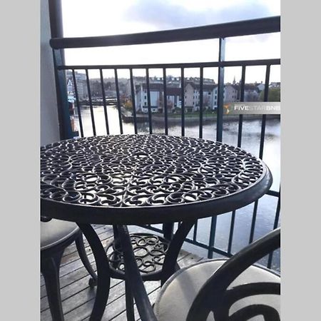 Waterfront Living In Leith With Free Parking! Apartment Edinburgh Exterior photo