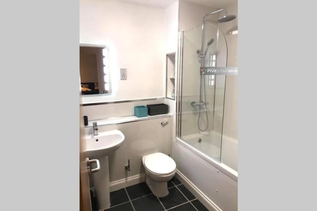Waterfront Living In Leith With Free Parking! Apartment Edinburgh Exterior photo